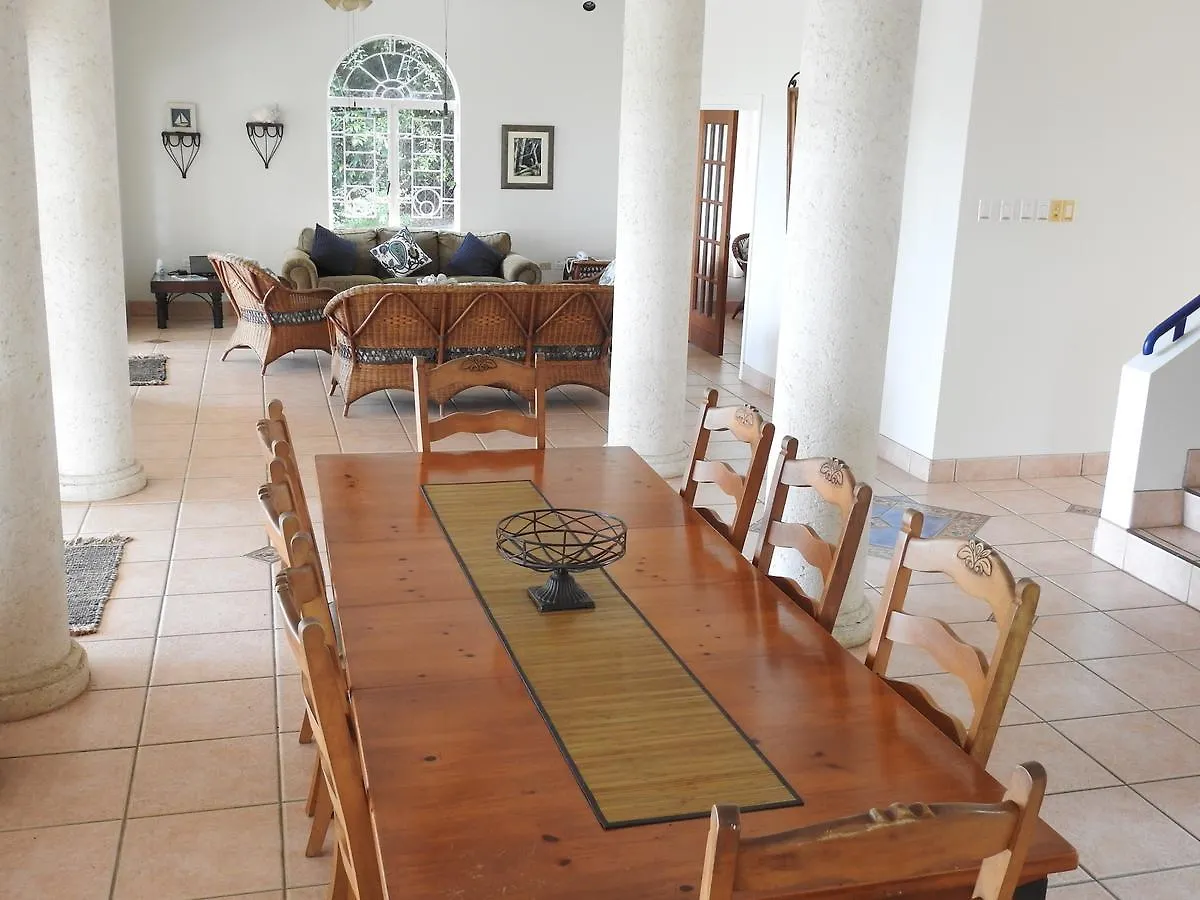 Casa La Mancha Vila Mount Irvine 0*,